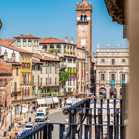 Hoomee Piazza Erbe Apartment Verona Exterior photo
